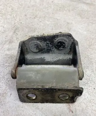 Nissan Pathfinder R51 Tailgate/trunk/boot hinge