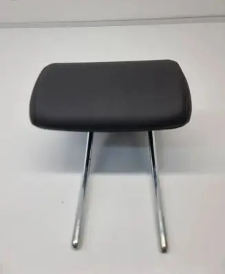 Land Rover Discovery 5 Rear seat headrest 