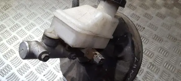 Hyundai Lantra II Brake booster
