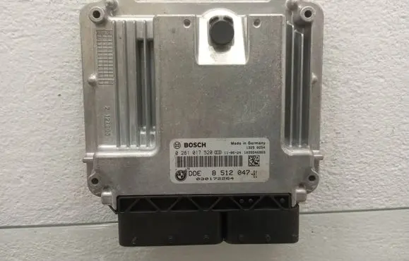 BMW 3 E90 E91 Engine control unit/module 8512047 0281017520 030172264