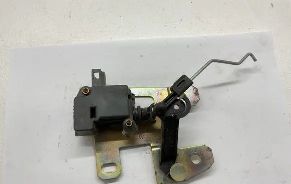 Volkswagen Touareg I Tailgate boot lock/latch motor 7L6827425