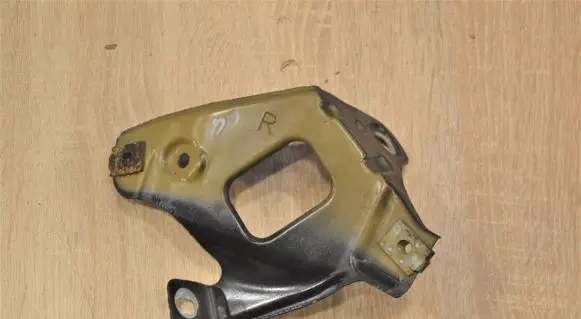 Fender mounting bracket