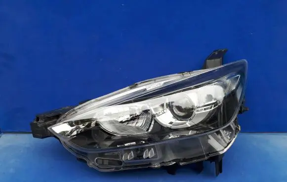 Mazda CX-3 Headlight/headlamp D10E51040