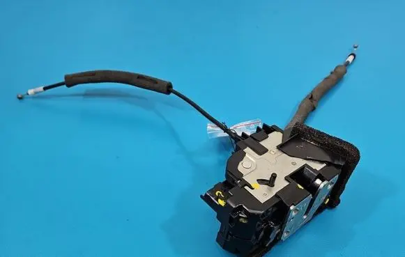 Nissan Juke I F15 Rear door lock IMPRK1572709