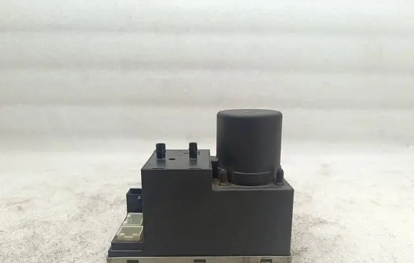 Audi A3 S3 8L Central locking vacuum pump 8L0862257L