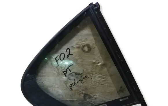 BMW 7 F01 F02 F03 F04 Rear door window glass 