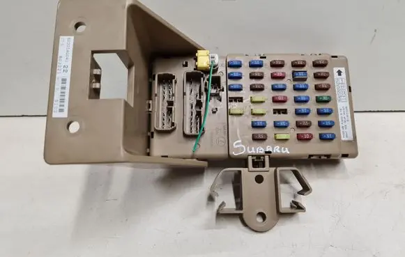 Subaru Outback Fuse module 82201AG041 LB101002B