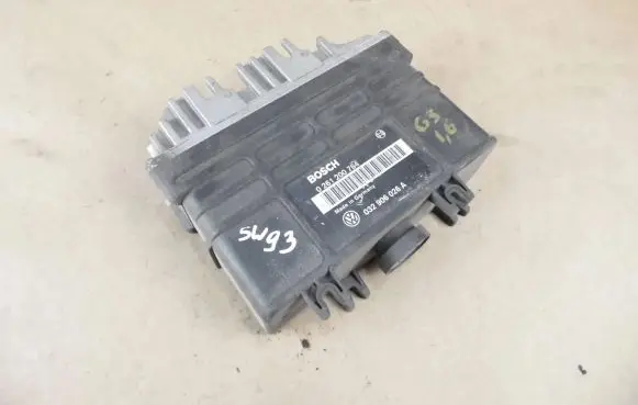 Volkswagen Golf III Engine control unit/module 032906026A 0261200764