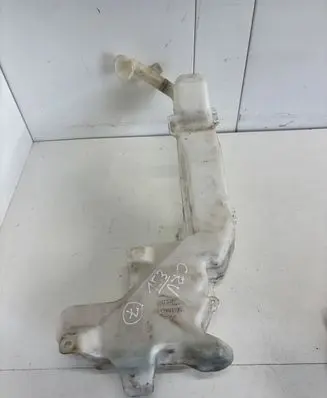 Windshield washer fluid reservoir/tank