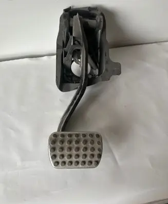 Mercedes-Benz E W213 Brake pedal A2222940001