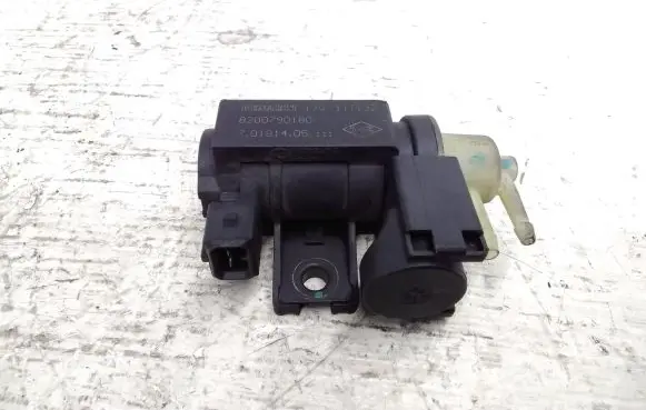Renault Megane III Turbo solenoid valve 8200790180