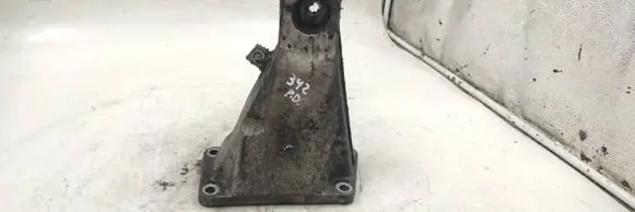 BMW 5 E60 E61 Engine mounting bracket 73681310