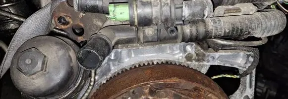 Engine coolant pipe/hose