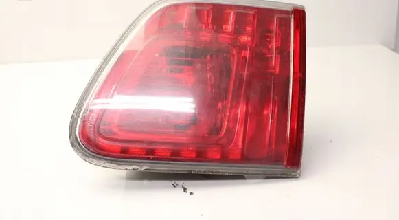Toyota Avensis T270 Tailgate rear/tail lights