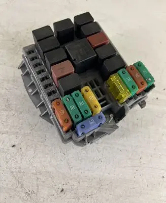 Iveco Daily 4th gen Fuse module 69501171