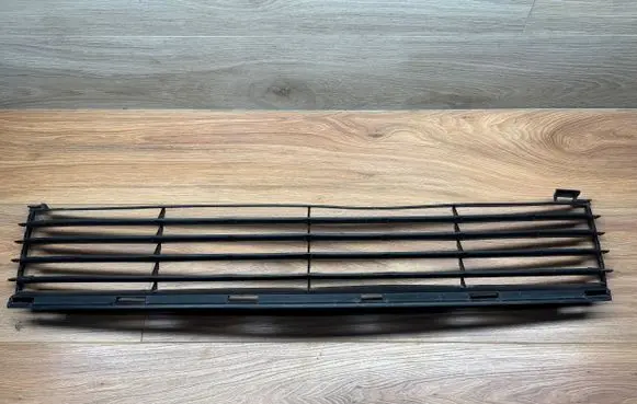 Toyota Corolla E120 E130 Front bumper upper radiator grill 53111