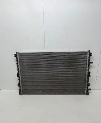 Audi Q7 4M Coolant radiator 4M0145804AA 777163 777162