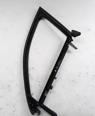 Audi A4 S4 B7 8E 8H Front door window/glass frame 8E0837629 63523072