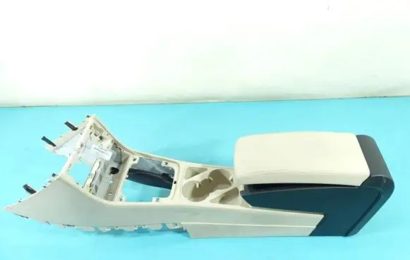 Volkswagen PASSAT CC Armrest 3C1863241CMH67 IMPRK1324338