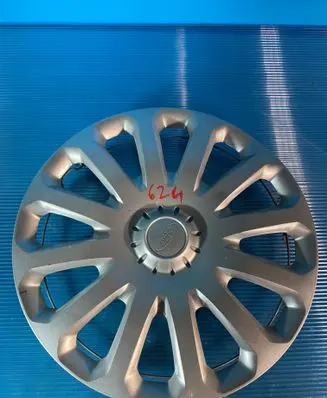 Ford Fiesta R15 wheel hub/cap/trim 8V211130JB