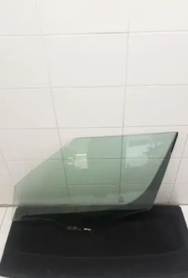 Skoda Roomster (5J) Front door window glass four-door