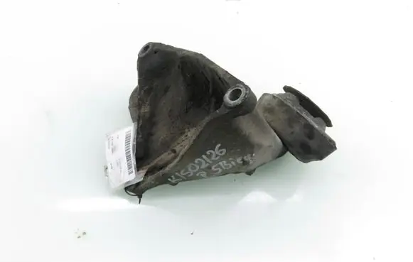 Volkswagen PASSAT B5 Gearbox mounting bracket 8D0399114S