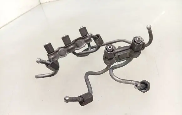 Toyota Auris 150 Fuel injector supply line/pipe