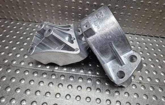Fiat Doblo Engine mount bracket S27649823 517991100