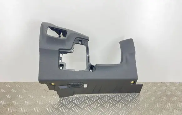 Audi Q2 - Dashboard lower bottom trim panel 81B863075 K02716001 2982017