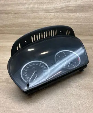 Speedometer (instrument cluster)