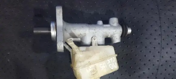 Mercedes-Benz CLK A209 C209 Master brake cylinder
