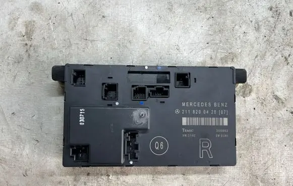 Mercedes-Benz E W211 Door control unit/module 2118200426 356802