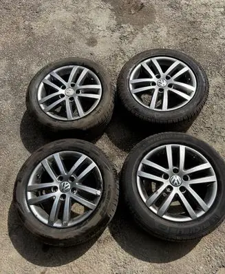 Volkswagen Jetta VI R16 alloy rim 5K0601025E