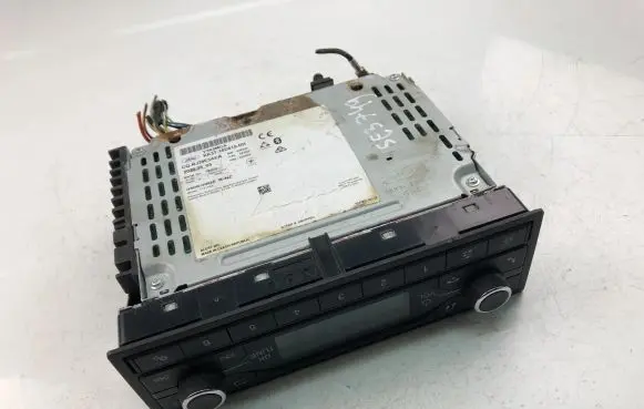 Radio/CD/DVD/GPS head unit