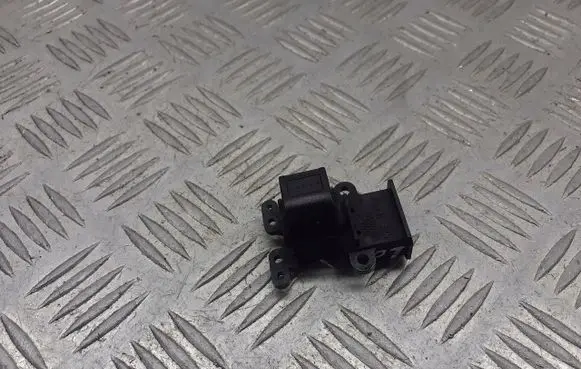 Honda CR-V Quarter vent window switch 