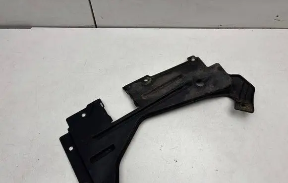 Audi Q3 8U Other under body part 8U0825215
