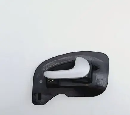 Opel Corsa C Front door interior handle 13110957