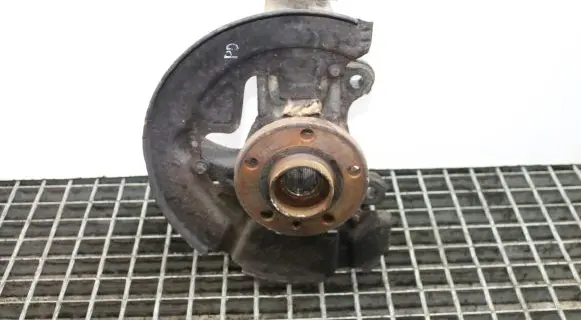 Volvo V70 Front wheel hub