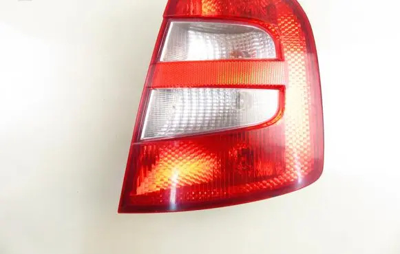 Skoda Fabia Mk1 (6Y) Rear/tail lights 6Y6945112 6Y6945096