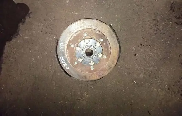 Mitsubishi L200 Front wheel hub
