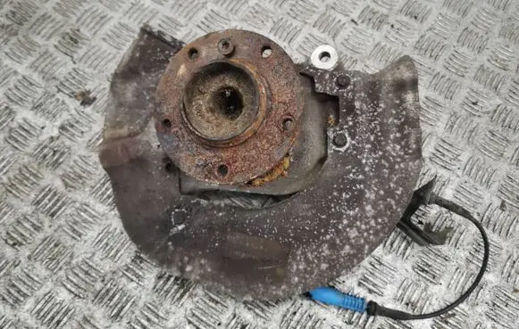BMW 5 E60 E61 Front wheel hub