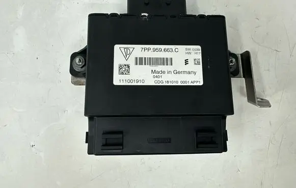 Volkswagen Touareg II Voltage converter/converter module 7PP959663C