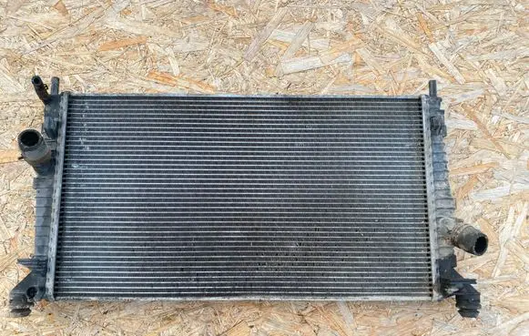 Ford Focus A/C cooling radiator (condenser)