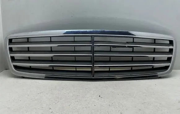 Mercedes-Benz C W203 Front grill A2038800123 T1455P0110