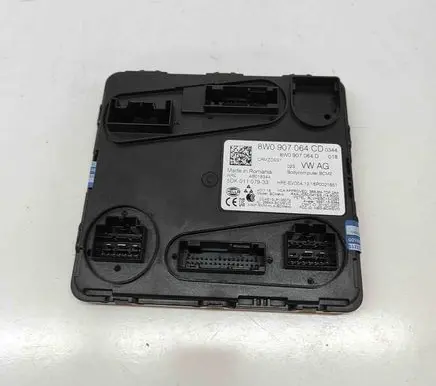 Audi Q7 4M Central body control module 5DK011079 8W0907064CD