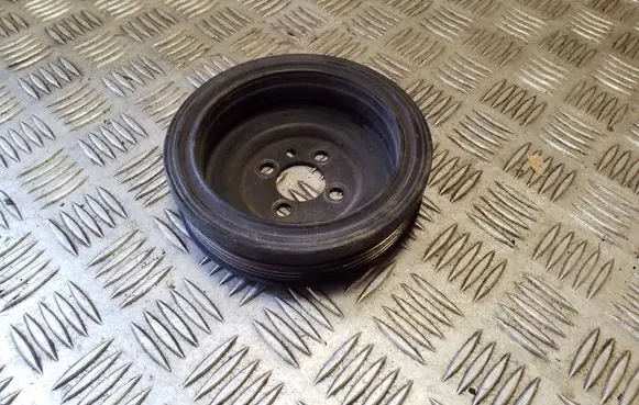 Volkswagen PASSAT B8 Crankshaft pulley 04L105248
