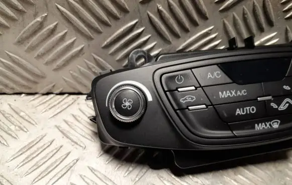 Ford B-MAX Climate control unit AV1T18C612AG