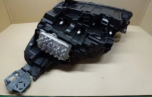 Peugeot 3008 II Headlight/headlamp 9851314380