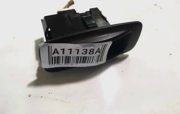 Toyota Corolla Verso AR10 Electric window control switch 