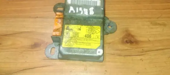 Renault Laguna I Airbag control unit/module 8200018830b